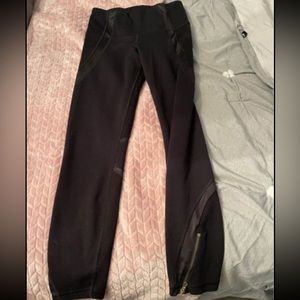 Cute leggings with bottom zipper, great for work or gym